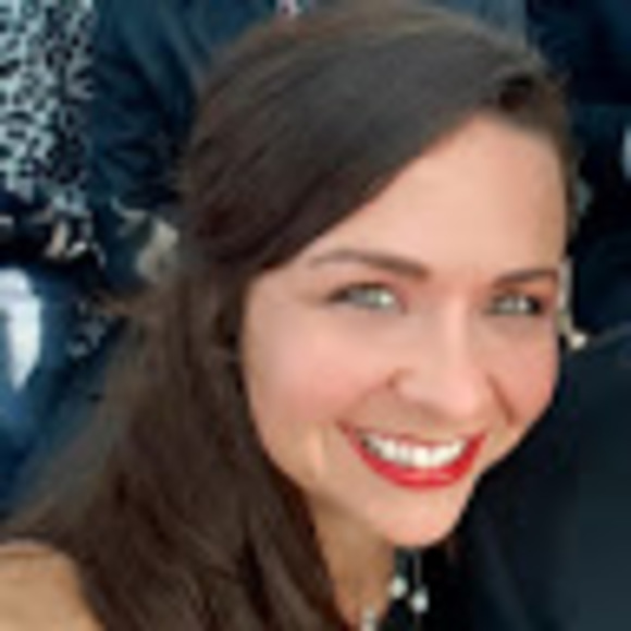 Meet your Posher, Cynthia - Picture 1 of 1